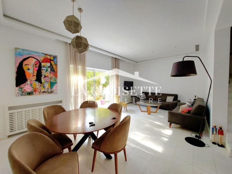 Triplex S+4 avec piscine à Gammarth